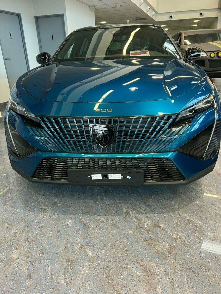 Peugeot 408 GT 1.6 essence 215ch